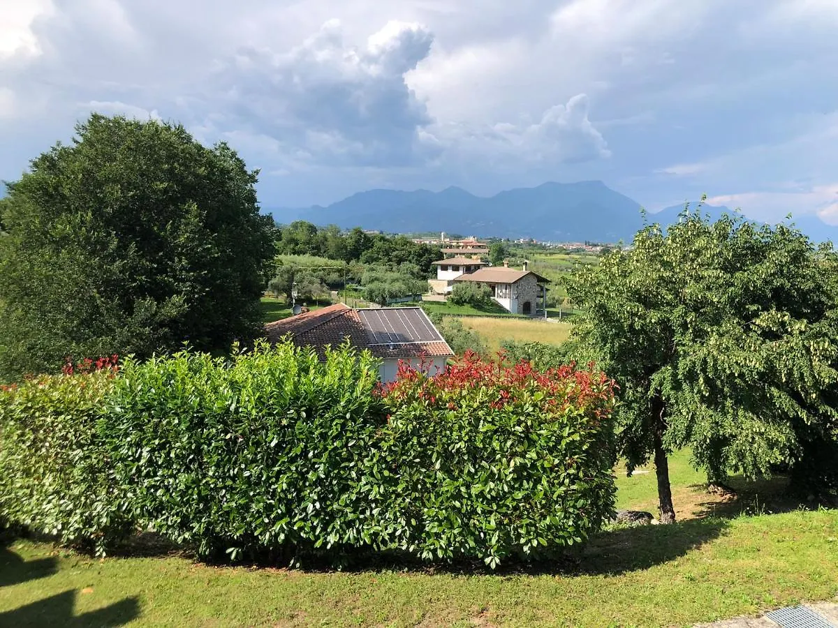 Apartment With Lake View And Garden Soiano Del Lago Holiday home